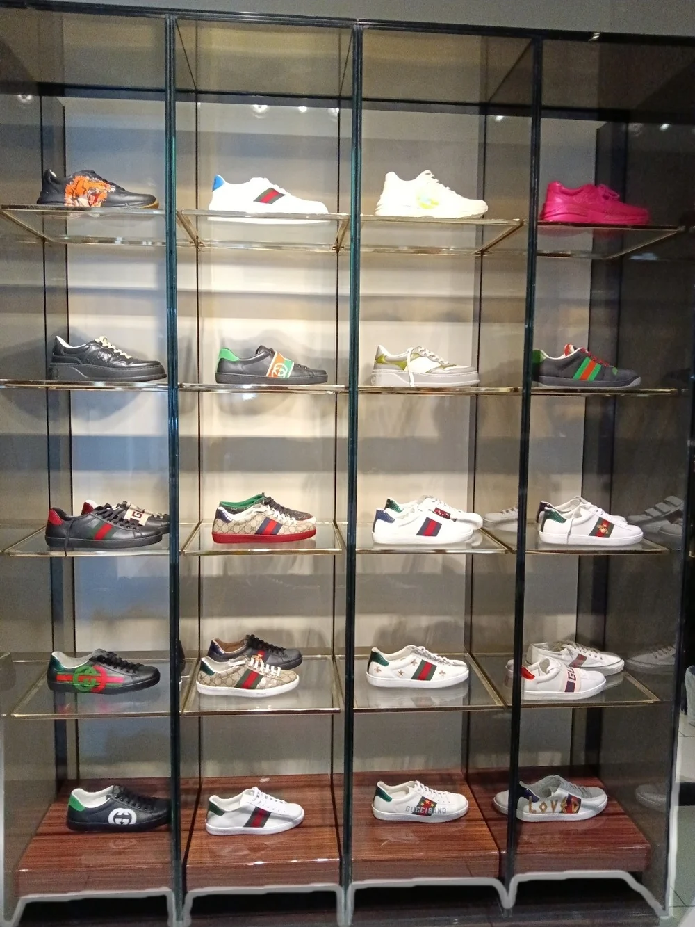 Gucci Men’s Red Canvas Low-Top Sneakers with Green Lining